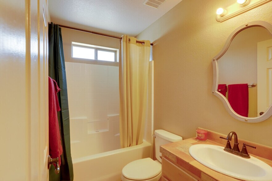 Building Photo - 2598 Rainbow Ave N