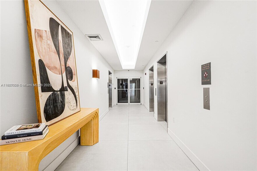 Building Photo - 1250 S Miami Ave