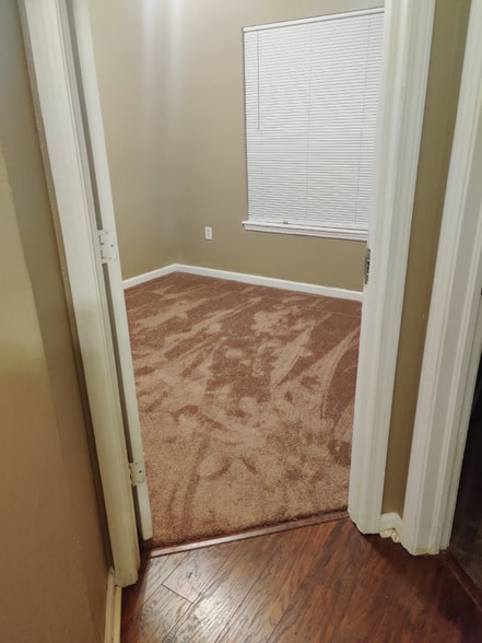 Building Photo - 6227 Countryman Ln E