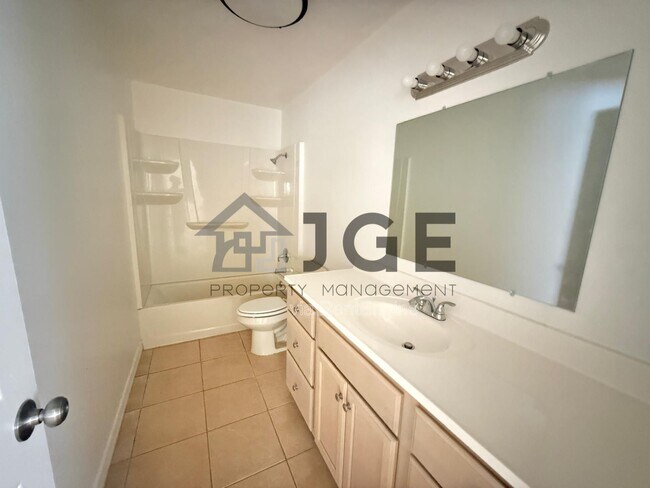 Building Photo - 2351 Lafayette St