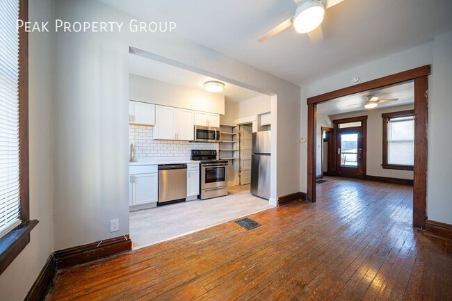 Building Photo - AVAILABLE NOW! Newly Renovated 2 Bedroom T...