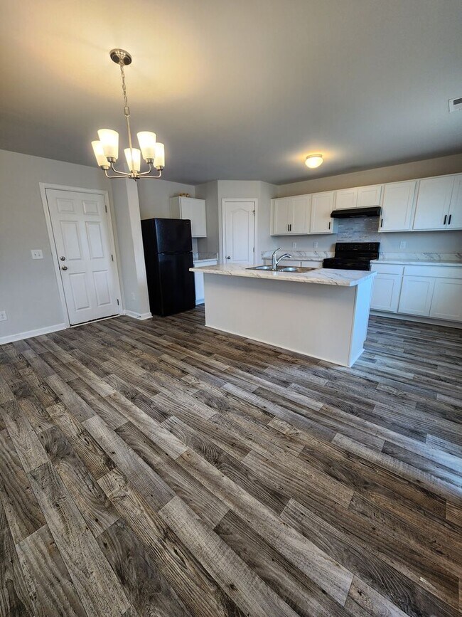 Building Photo - 925 Sapphire Stone Ln