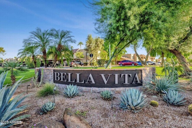 Building Photo - 5995 N 78th St