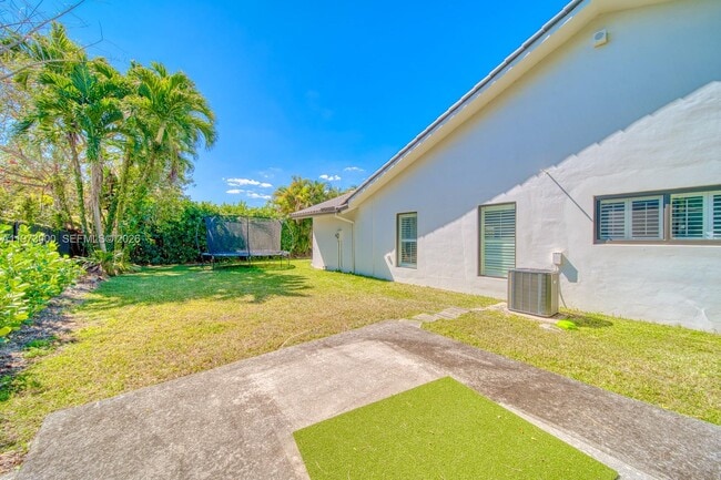 Building Photo - 9220 SW 102nd St