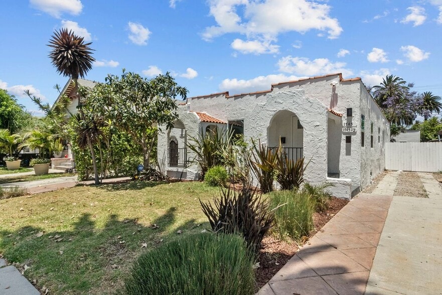 Building Photo - 1747 W 39th Pl