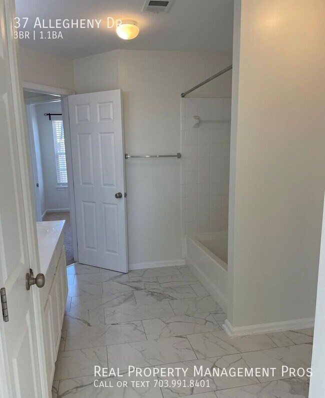 Building Photo - 37 Allegheny Dr