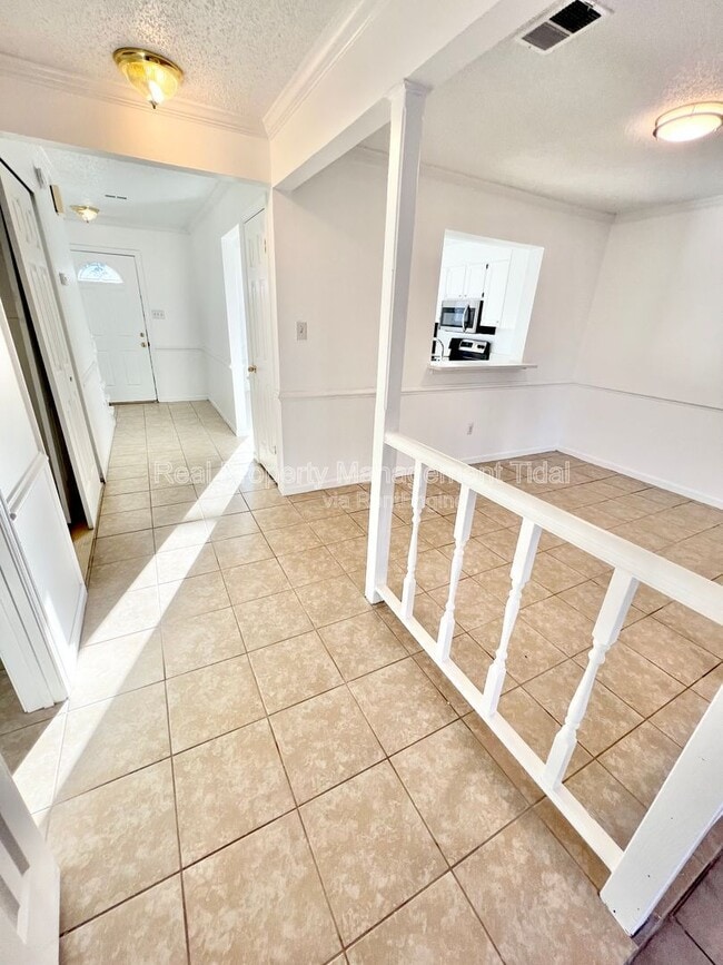 Building Photo - 320 Fairfax Terrace