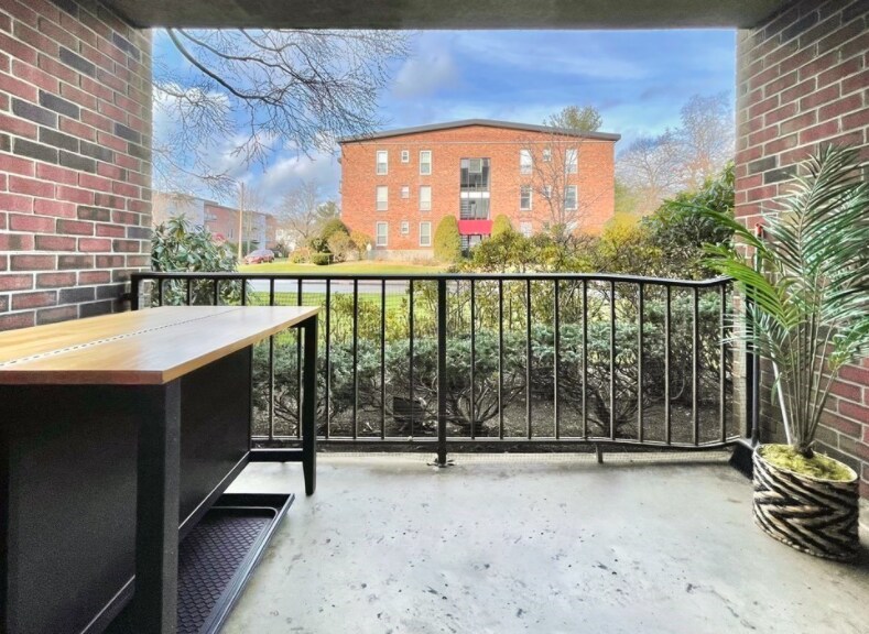 Building Photo - 50-56 Broadlawn Park