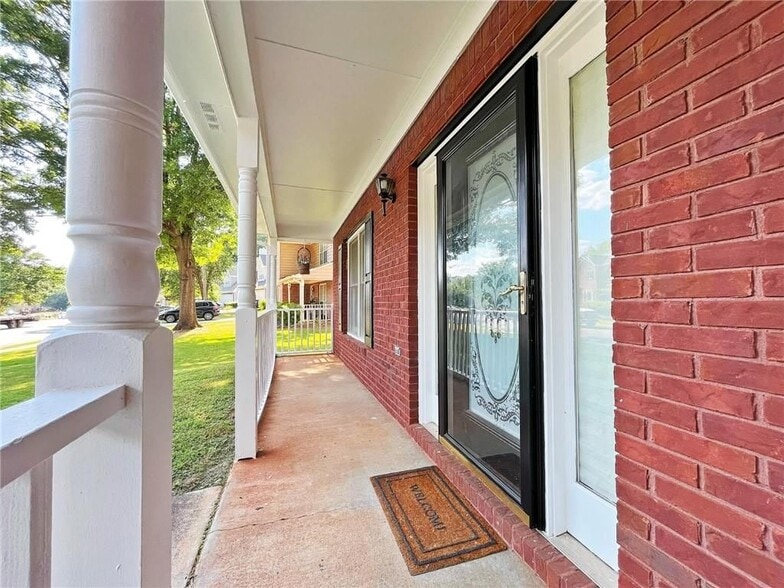 Building Photo - 3060 Oak Meadow Dr