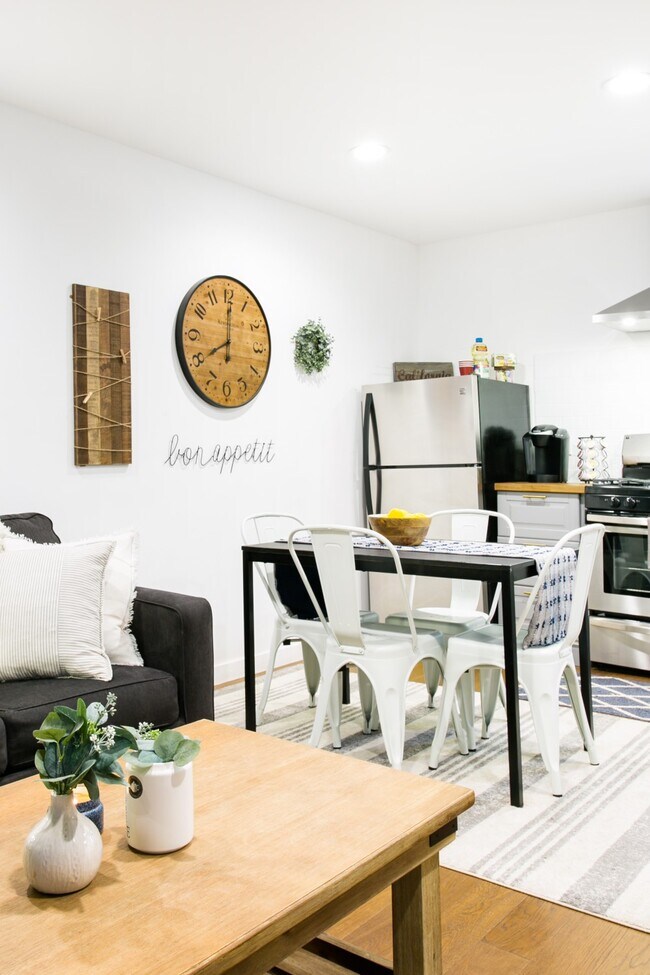 dining nook - 5534 Alcove Ave