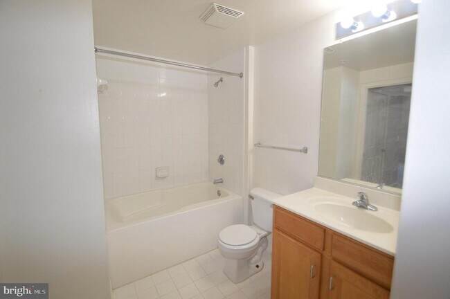Building Photo - 4490 Market Commons Dr