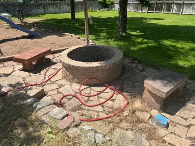 Building Photo - Kaysville 4 Bedroom, 2.5 Baths, big 2 car ...