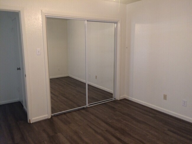 Building Photo - 3606CH