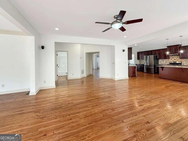 Building Photo - 8275 Majors Ridge Way