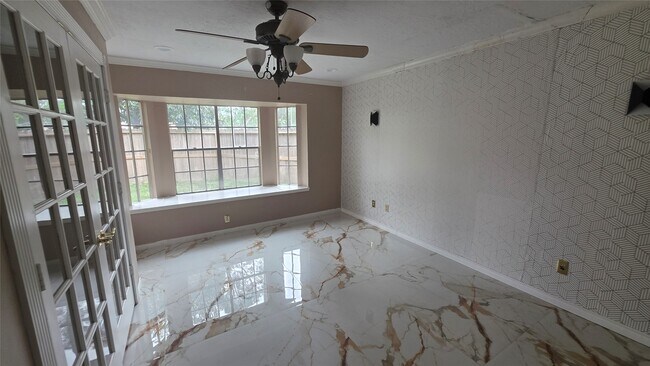 Building Photo - 15207 Pebble Lake Dr