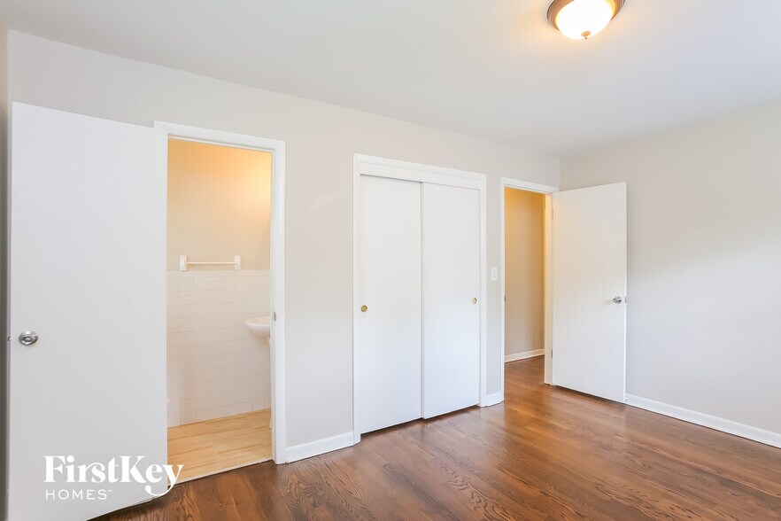 Building Photo - 9707 E 79th Terrace