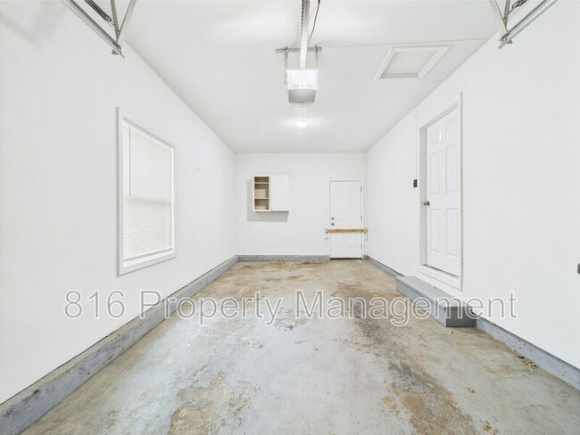 Building Photo - 10525 Skiles Ave