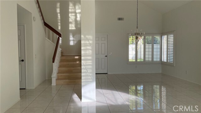 Building Photo - 19 Lorenzo