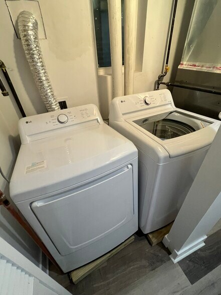 Building Photo - 3626 W Grenshaw St