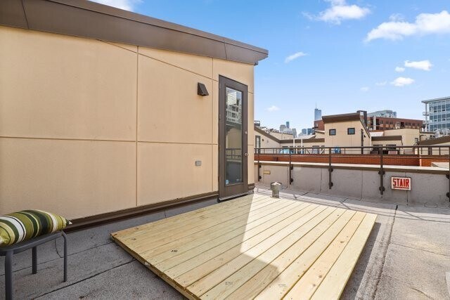 Building Photo - 940 N Crosby St