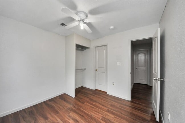 Building Photo - 914 Kress St