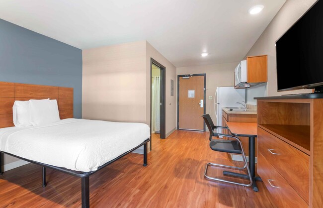 Building Photo - Furnished Studio-Wichita - South