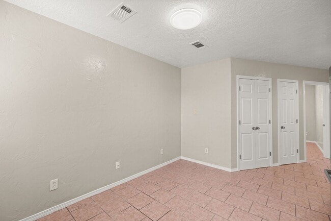 Building Photo - 530 Arizona St