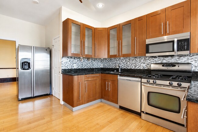 Building Photo - 2811 11th St NW