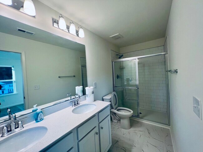 Building Photo - 400 Hacksaw Trl