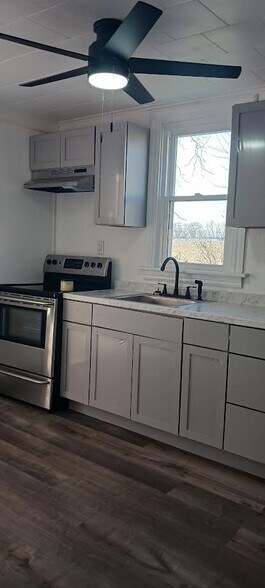 (1 Bedroom Apt) Kitchen - 86 N Blettner Ave