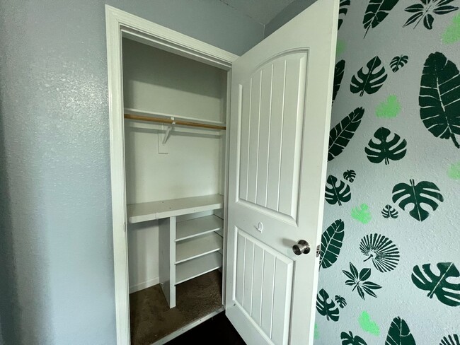 Building Photo - 3 bedroom home in Portmsouth