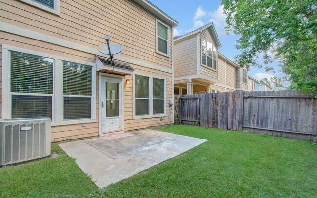 Building Photo - 743 Hallsleigh Ln