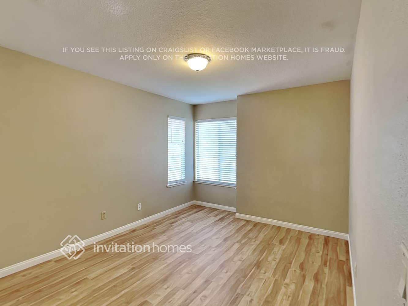 Building Photo - 9017 Laguna Springs Way