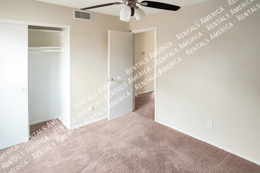 Building Photo - 1200 W Kingbird Dr