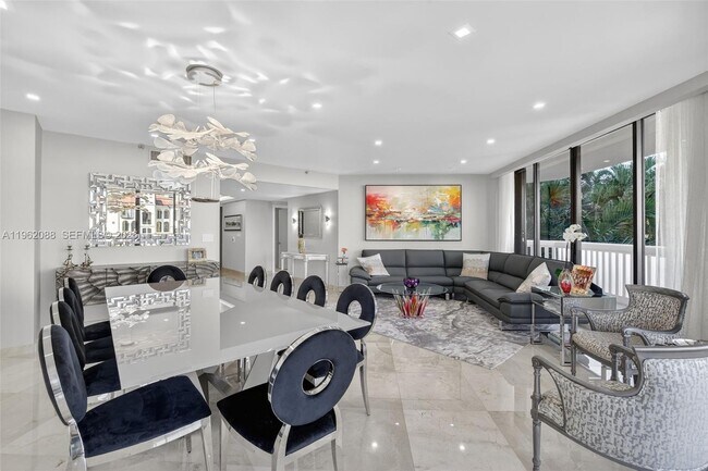 Building Photo - 2000 Island Blvd