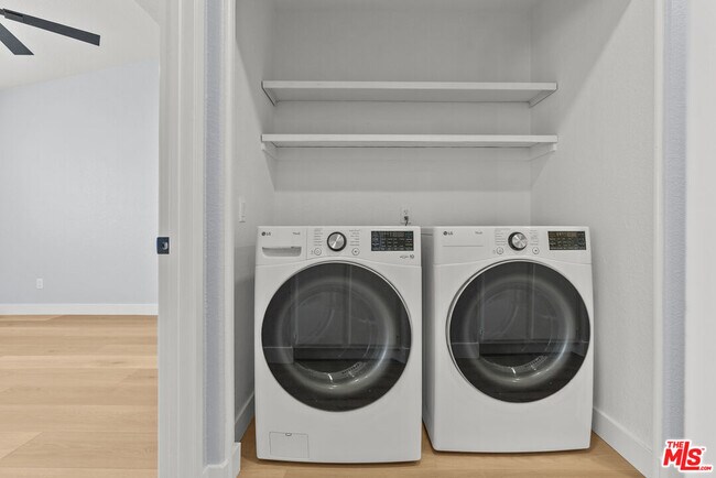 Building Photo - 18812 Vista Del Canon