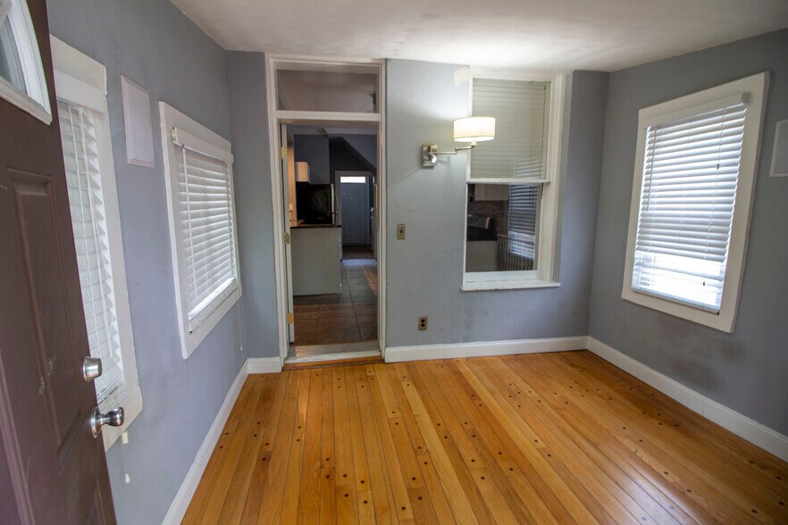 Building Photo - 1034 Blendon Pl