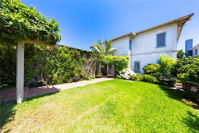 Building Photo - 1051 Marine Dr