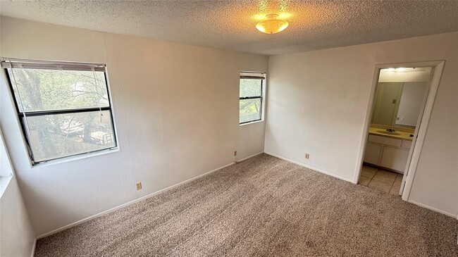 Building Photo - 9019 Sawtooth Ln