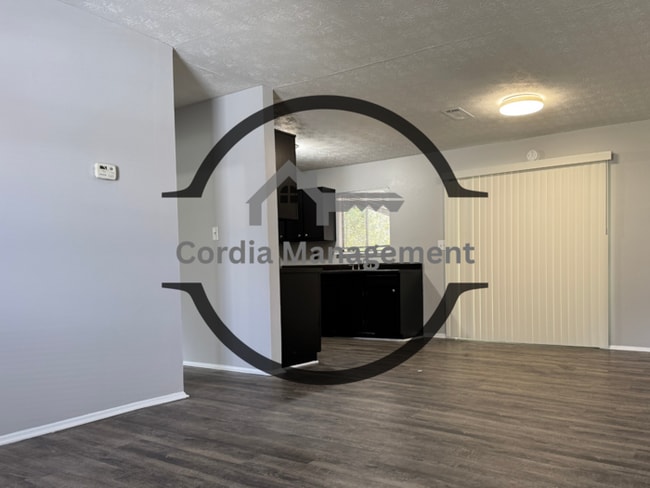 Building Photo - Fenced in 4 Bedroom 1.5 bathroom Home located in Jonesboro