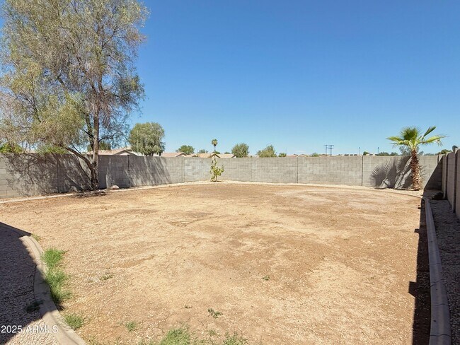 Building Photo - 12646 W Willow Ave