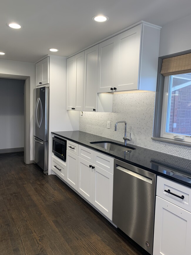 Building Photo - 1720 Dorchester Pl
