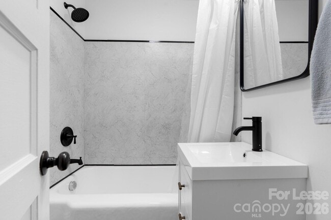 Building Photo - 116 Barnes Ln