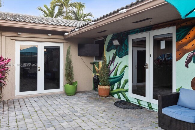 Building Photo - 418 SE 3rd Terrace