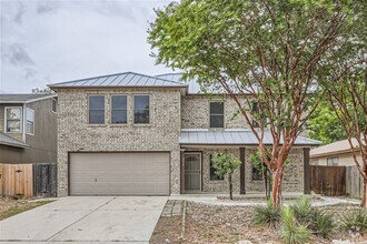 Building Photo - Far Westside 4 bedroom near lackland ready...