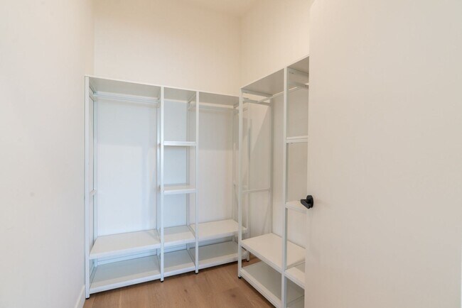 Building Photo - Stunning Views from Silver Lake Hillside Home for Rent with Spectacular Views