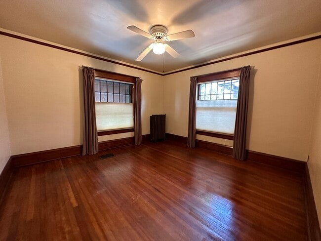 Building Photo - 431 N Cherry St
