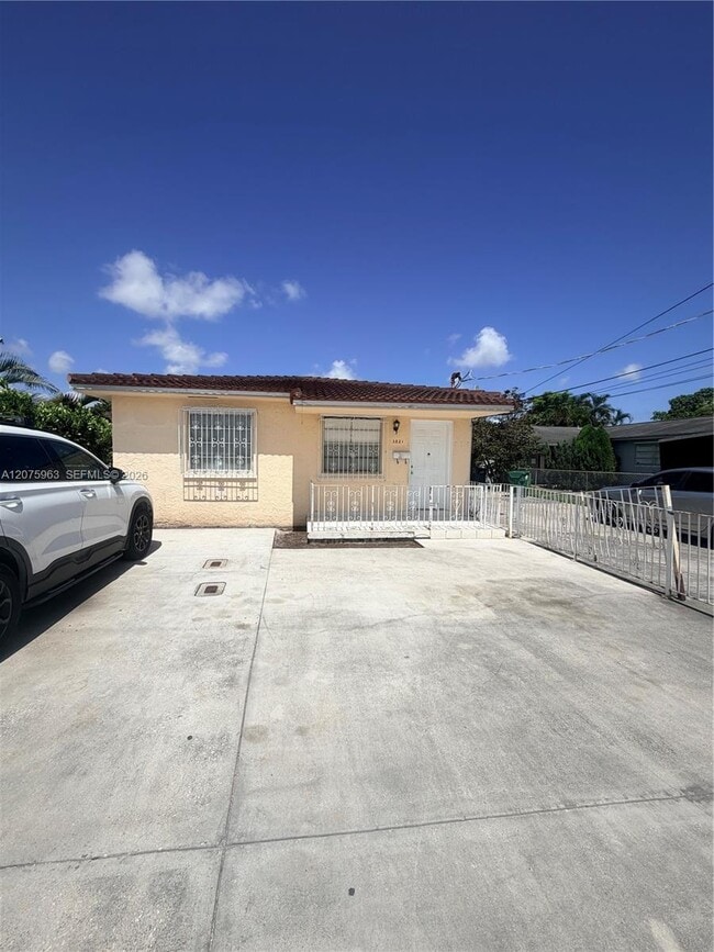 Building Photo - 3821 SW 89th Ct