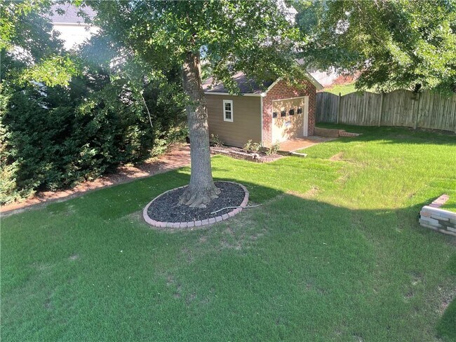 Building Photo - 1023 Cassina Ct SE