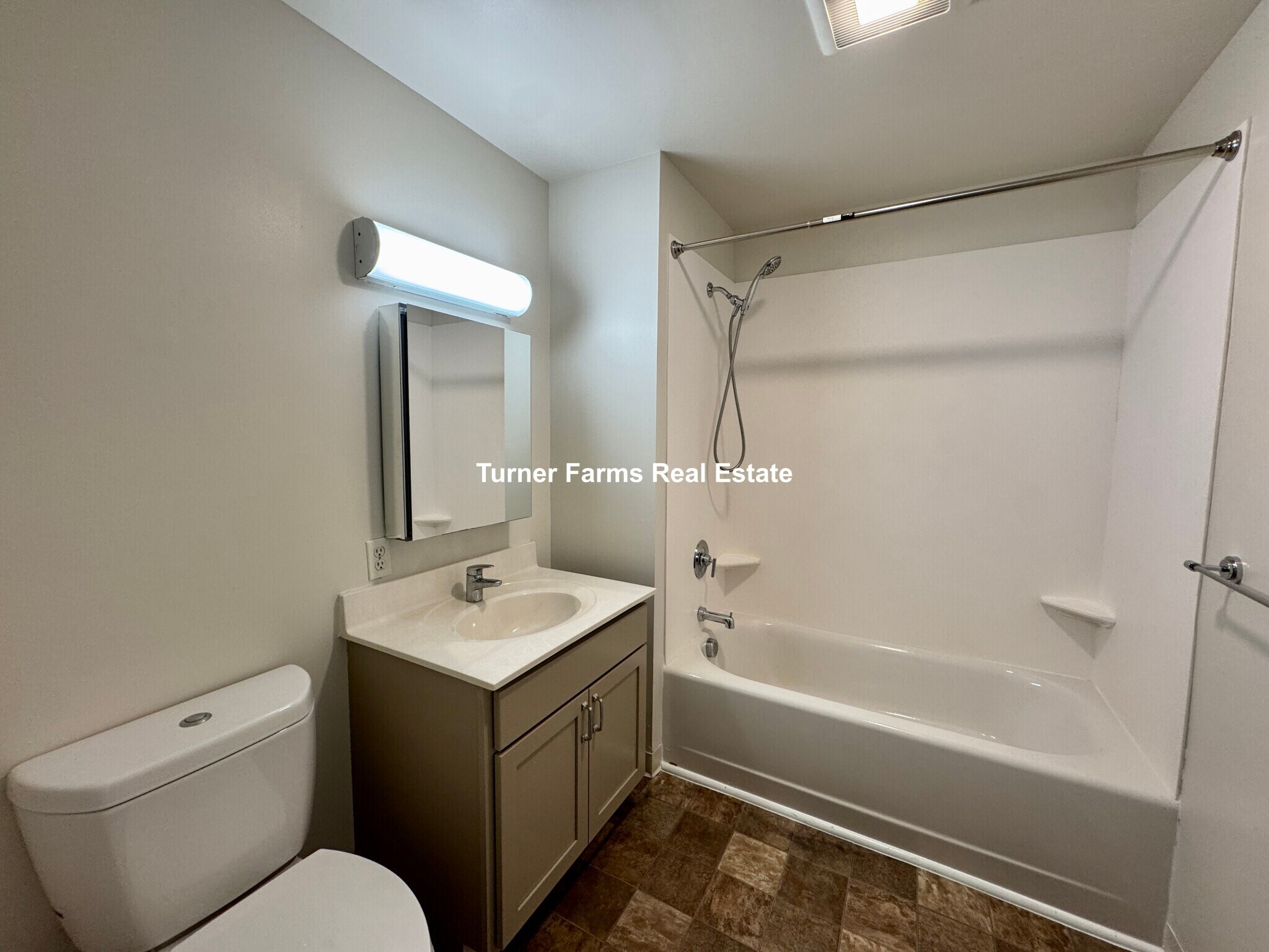 Building Photo - 693 Parker St